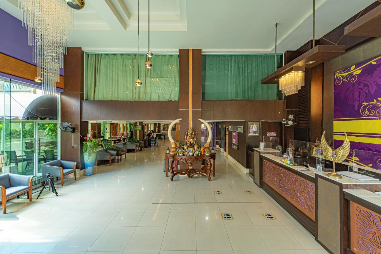 The Wing Design Hotel Bangkok Exterior photo